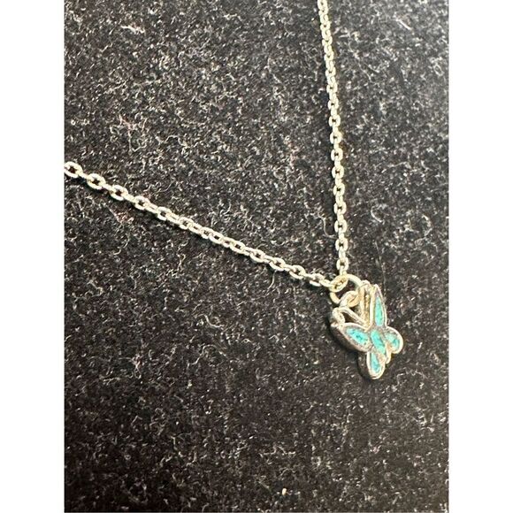 Stunning adjustable Vintage butterfly -Shaped Blue Turquoise Silver tone Pendant - Picture 3 of 6